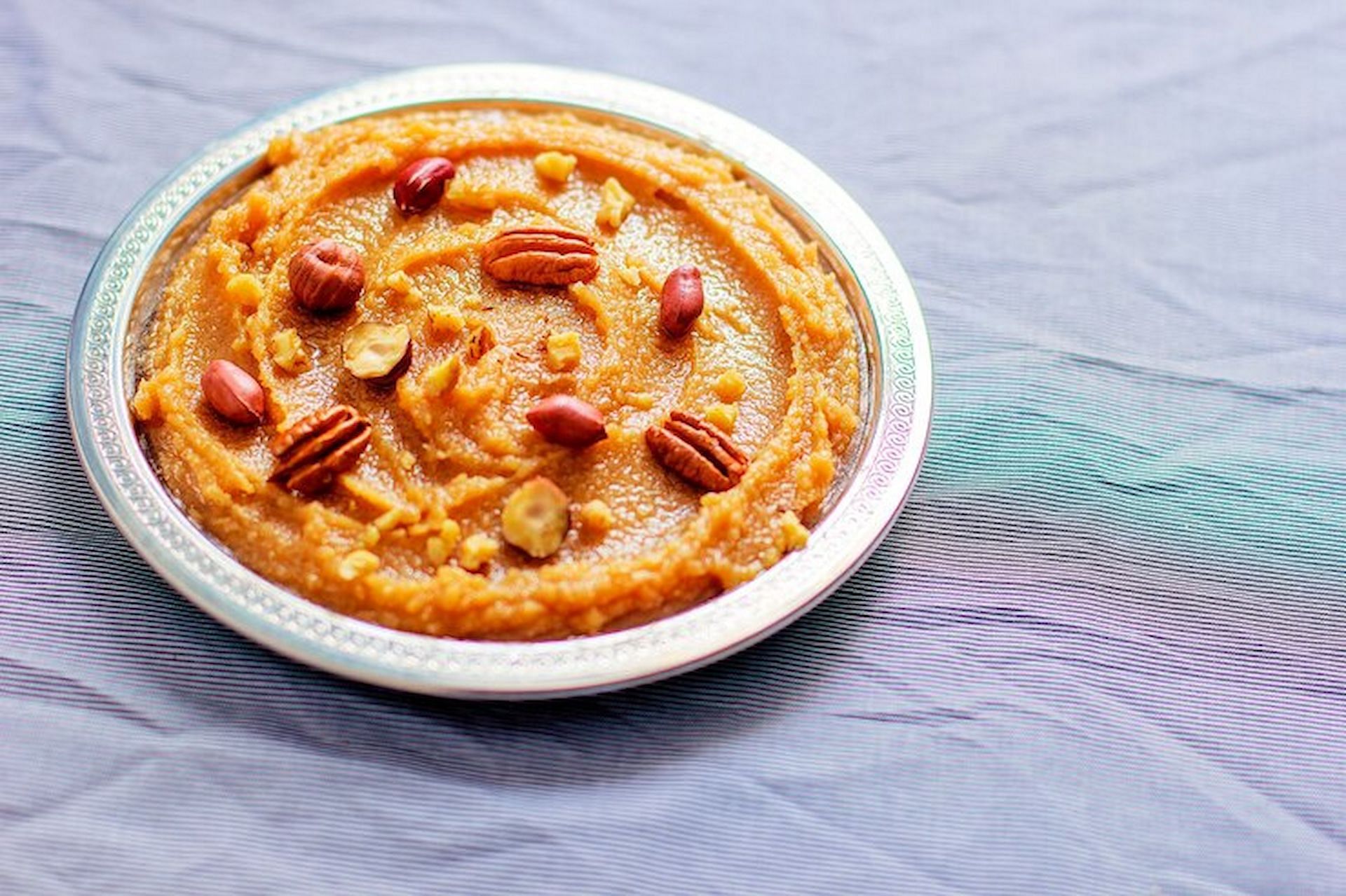 There are benefits of semolina, but there are side effects, too. (Image via Freepik/azerbaijan_stockers)